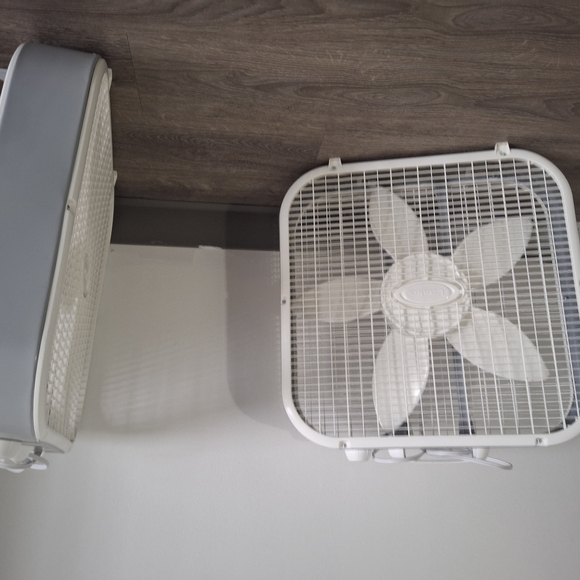 White Box Fans - Picture 2 of 3